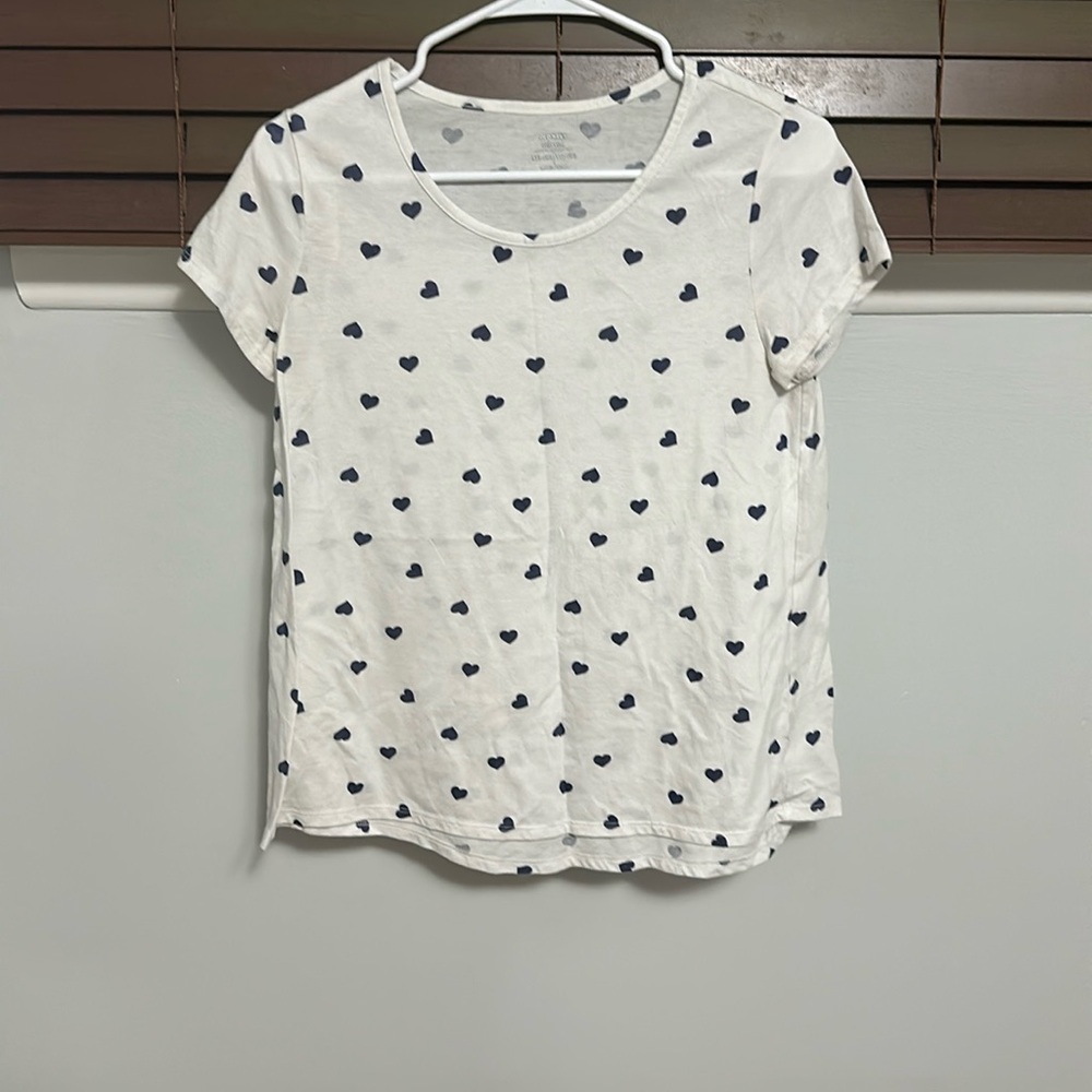 Old navy white shirt with blue hearts, size xxl(16)